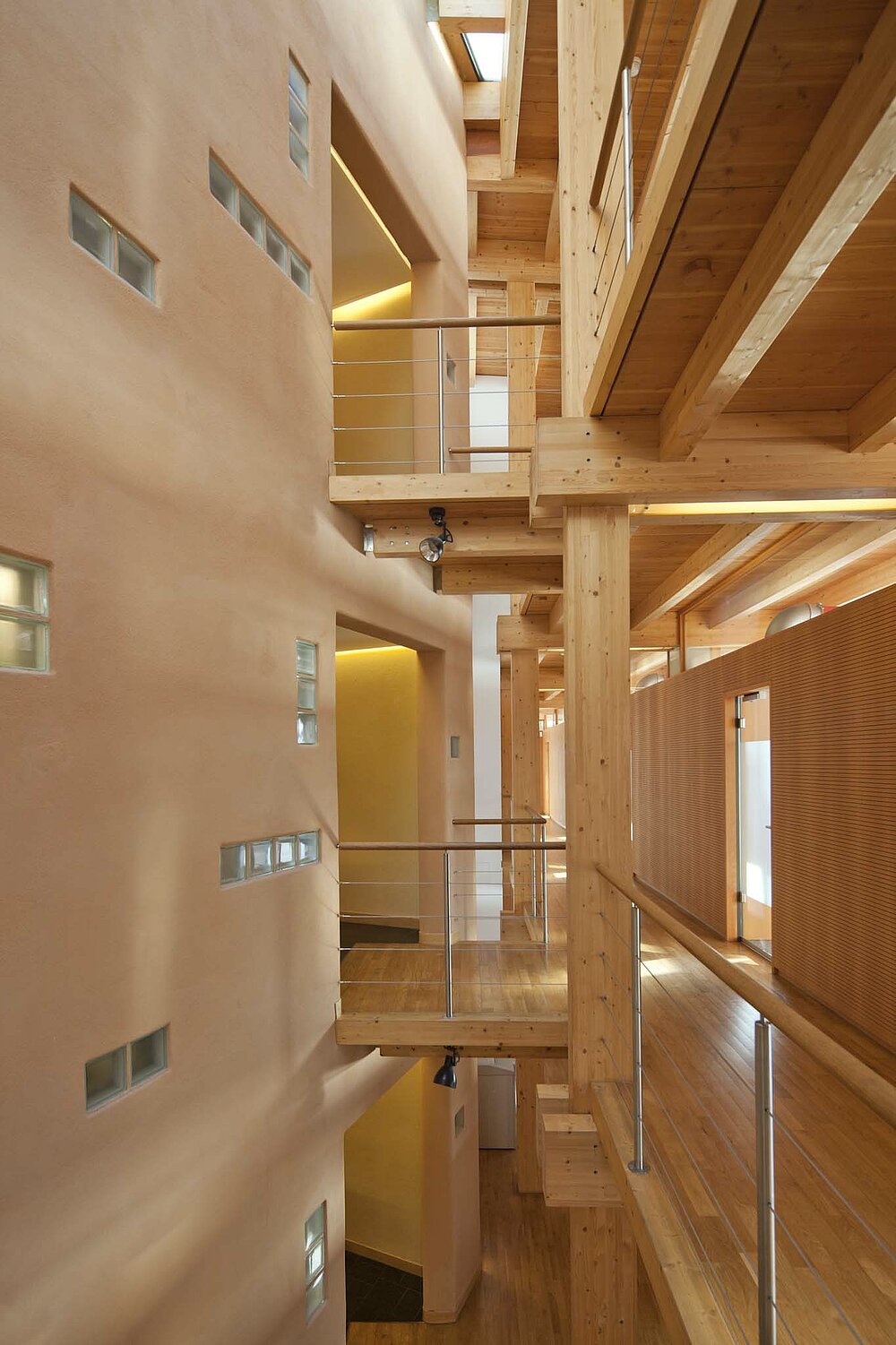 CR3 Bürogebäude aus Holz mit nachhaltigem Design für Mitarbeiter und Bürofachkräfte in Bremen Gröpelingen Industriehäfen